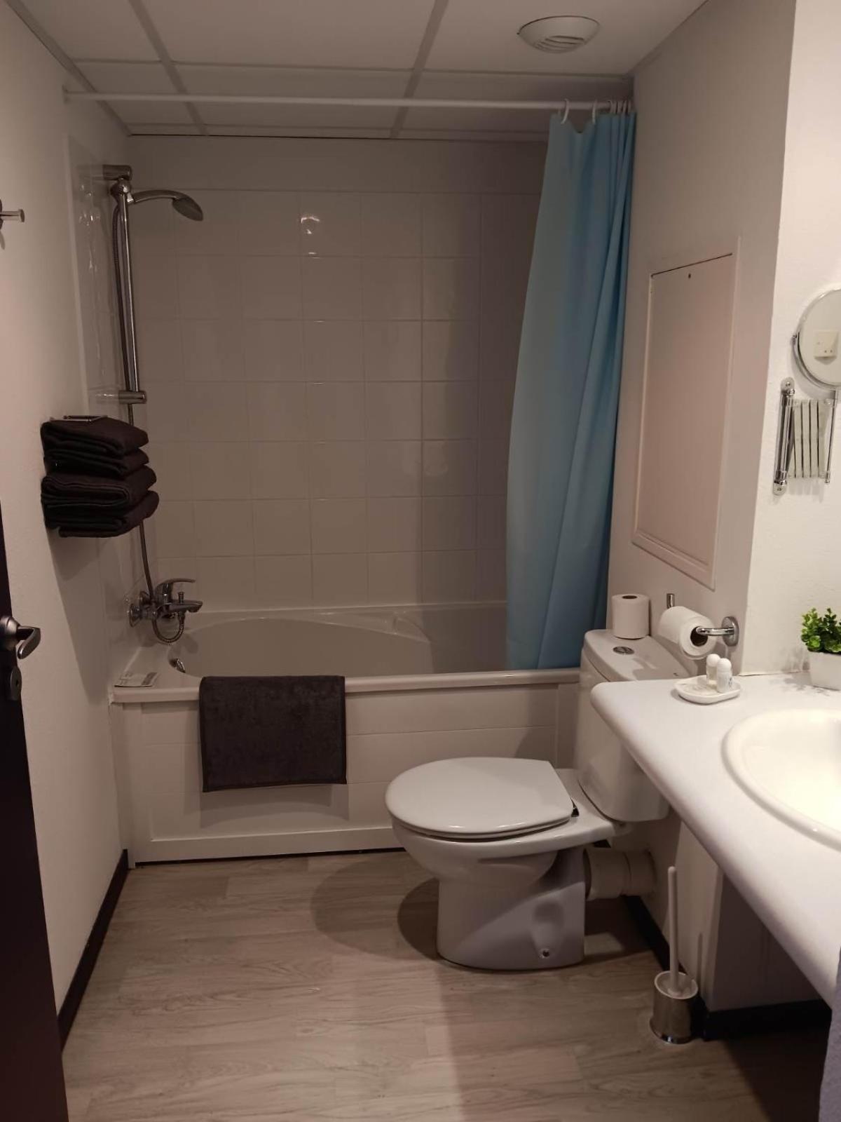 Studio 24M2 Au 4Eme Etage Ascenseur A Cote De La Gare Sncf Lourdes Exterior photo